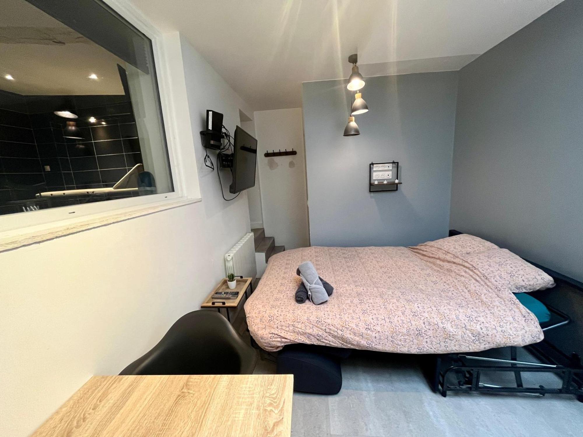 Escapade Romantique - Jacuzzi Et Parking Prive - 002 Apartment รูออง ภายนอก รูปภาพ