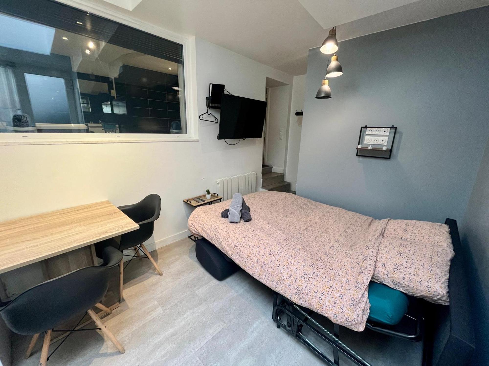 Escapade Romantique - Jacuzzi Et Parking Prive - 002 Apartment รูออง ภายนอก รูปภาพ